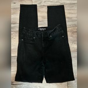 Maurices XS High rise straight leg jeans. Black. EUC